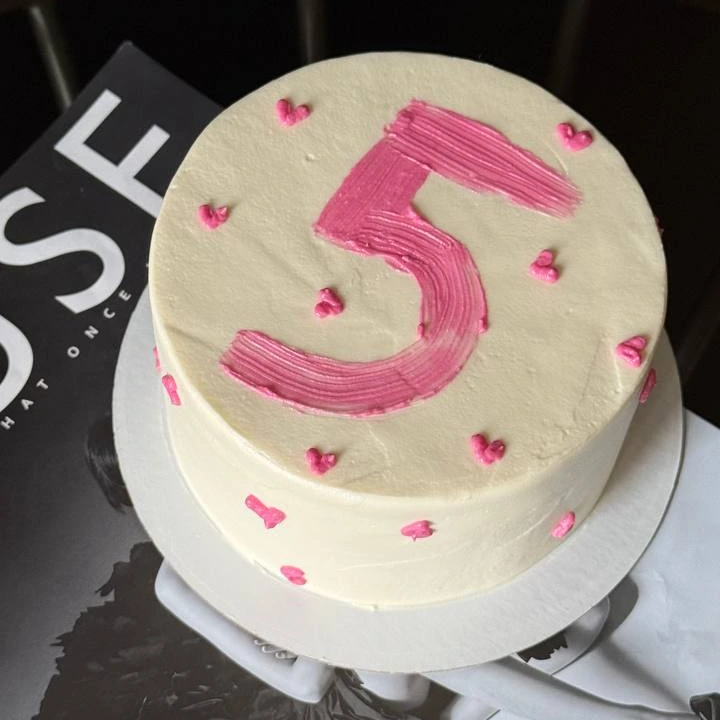 Бенто с цифрой - кондитерская TestifyTest в Комсомольск-на-Амуре заказать торт десерт пирожное онлайн