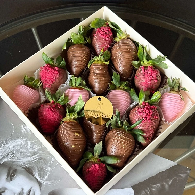 Клубника 16 шт. - кондитерская TestifyTest в Комсомольск-на-Амуре заказать торт десерт пирожное онлайн