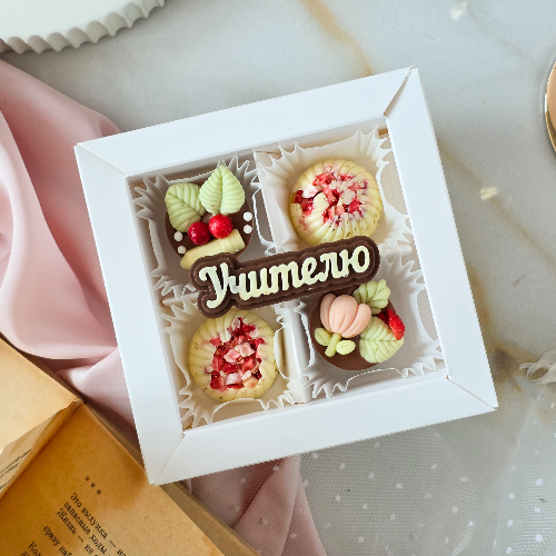 4 конфетки - кондитерская Кондитерское ПоЛе в Санкт-Петербург заказать торт десерт пирожное онлайн